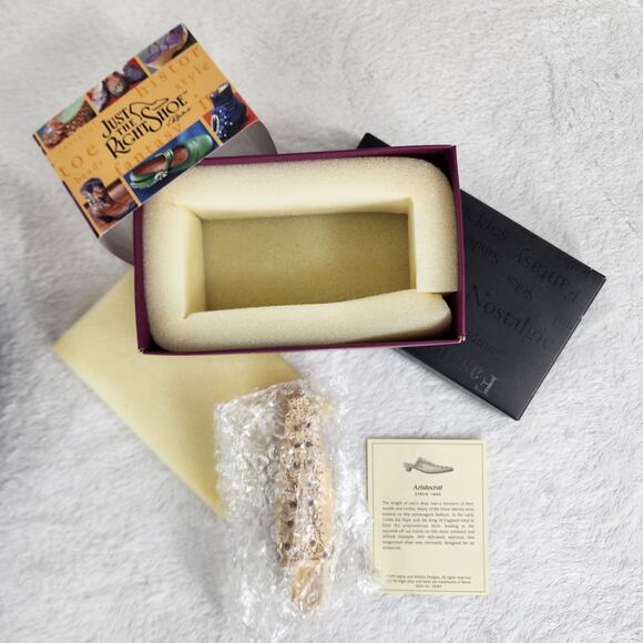 Aristocrat- Just The Right Shoe Sculpture. Mint Condition. COA includes Box - Picture 3 of 9